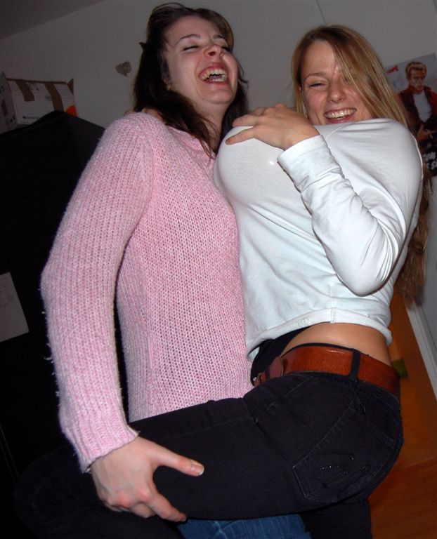 beim Blödeln auf der Abschiedsparty.