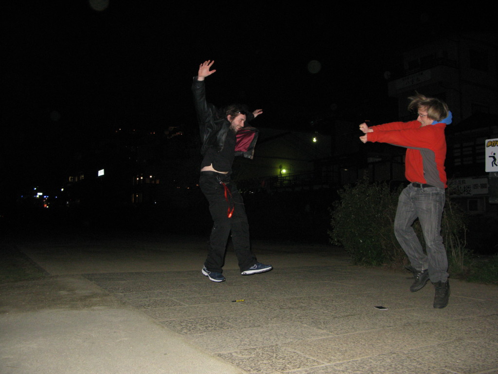 Dragenball-Moves nachstellen.