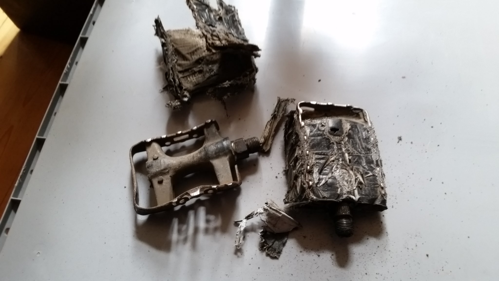 Sie waren die letzten Jahre getaped, damit man besser barfuß fahren kann.
