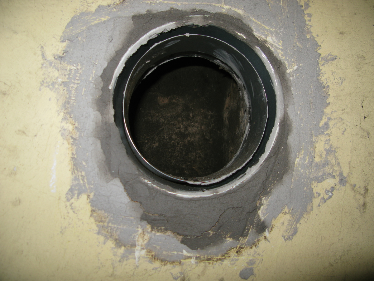 Der alte Ofen hatte nur ein 120mm Rohr, der Kamin braucht ein 150mm Rohr...
