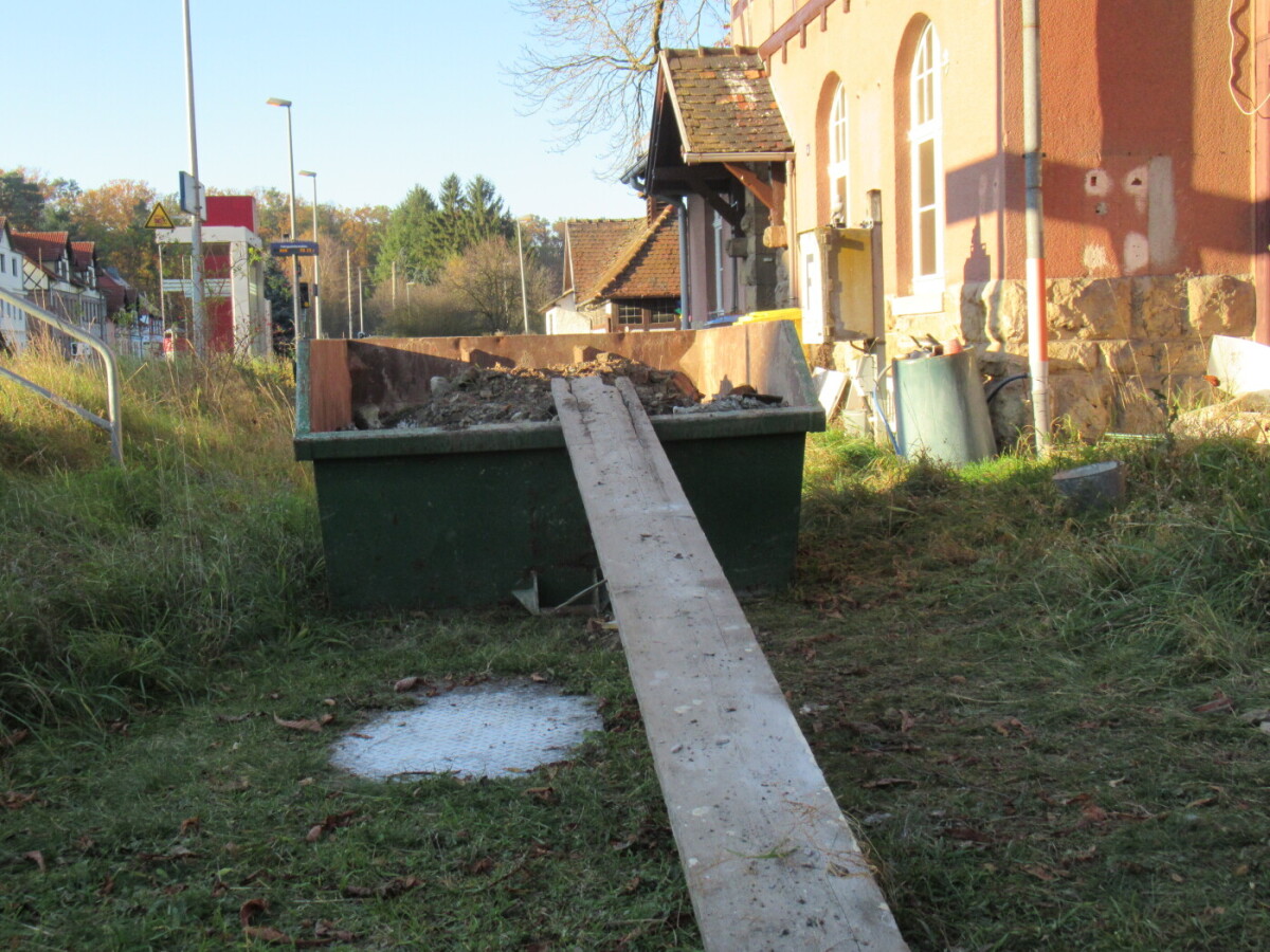 Container mit Bauschutt